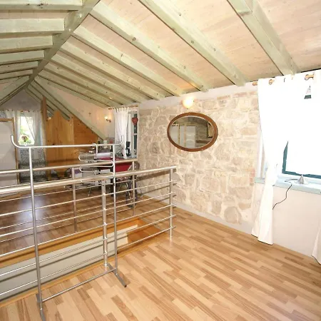 Traditional House With Two Vis