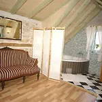 Apartman Traditional House With Two Apartments