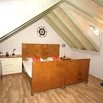 Traditional House With Two فيس