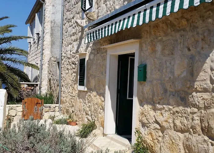 Traditional House With Two * וויס