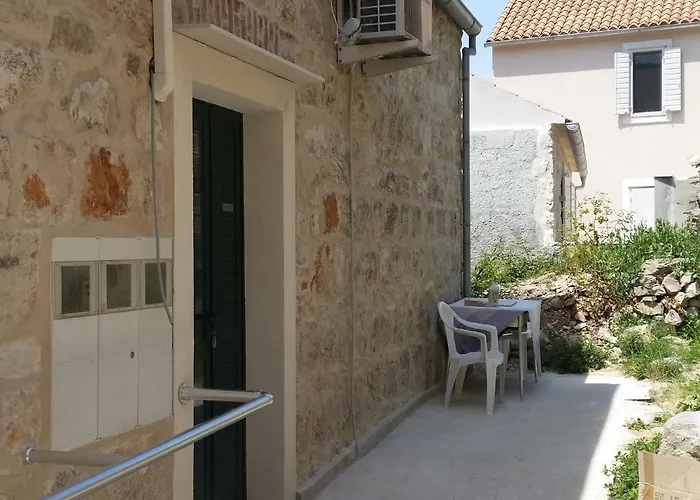 Traditional House With Two דירה וויס
